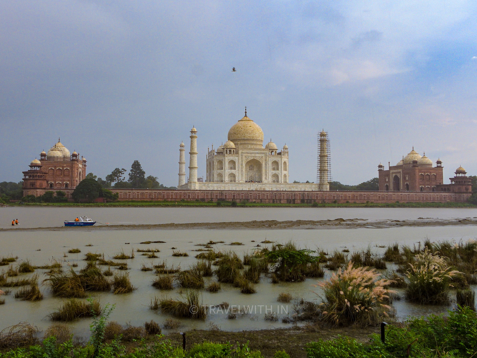 agra-taj-mahal-mehtabh-bagh-yamuna-river-monsoon-travelwith