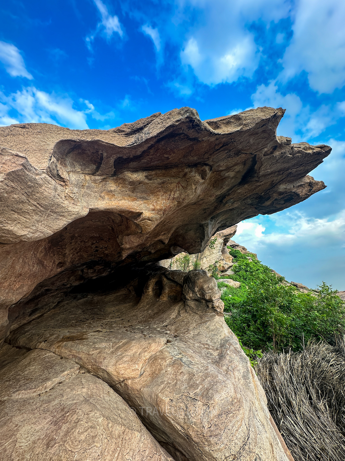 fatehpur-sikri-rock-cave-paintings-uttar-pradesh-travelwith